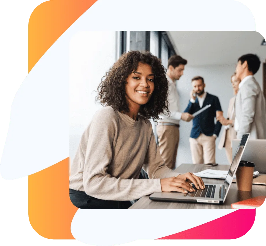 Image de l'équipe Seolead menant une campagne de génération de prospects et leads - Outils de segmentation des profils utilisateurs et personas - outil de capture de leads et intention de recherche - personnalisation UX et UI pour chaque profil d'utilisateur.